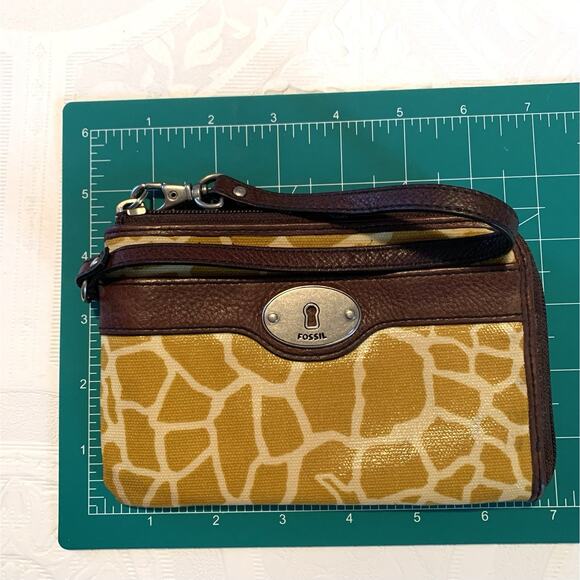Fossil Key Per Coated Canvas Giraffe Yellow Wristlet Wallet Keyhole Logo - Picture 6 of 7
